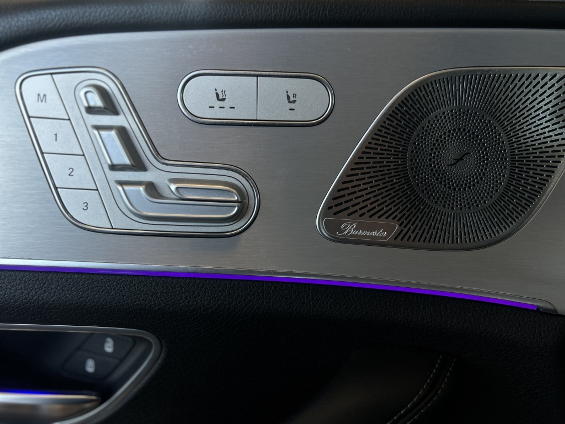 43679860-14.jpg